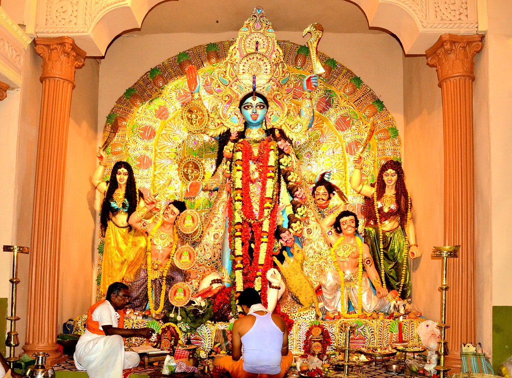 Kali Puja 2025: Step-by-Step Puja Vidhi, Timing & Rituals (Service24hub.in Guide)